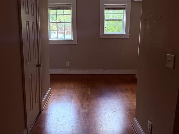 2nd image of 2855 Peachtree Rd Unit 103