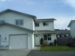 724B Pioneer Rd, Brookings, OR 97415