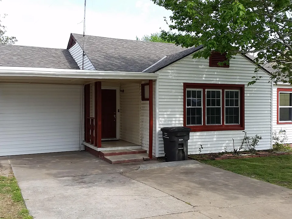 1528 SW Maple Ave