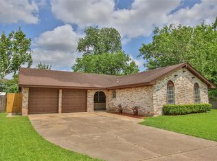 16346 Hollow Wood Dr, Houston, TX 77090