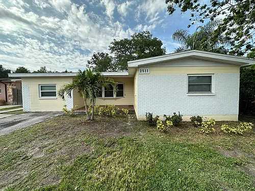 2511 W Violet St Photo 1