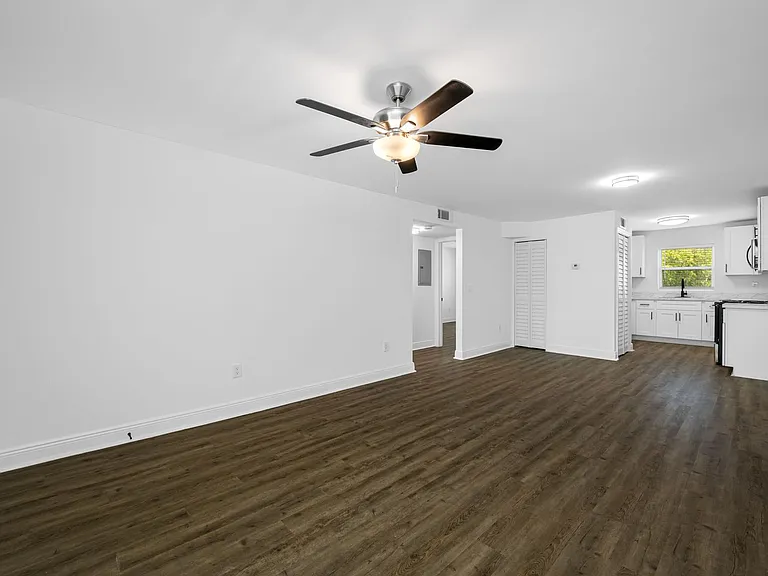 KC Flats Apartments — Photo 74