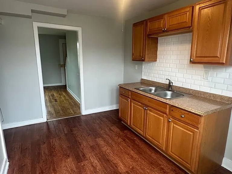 18-24 Balzac Court — Photo 1