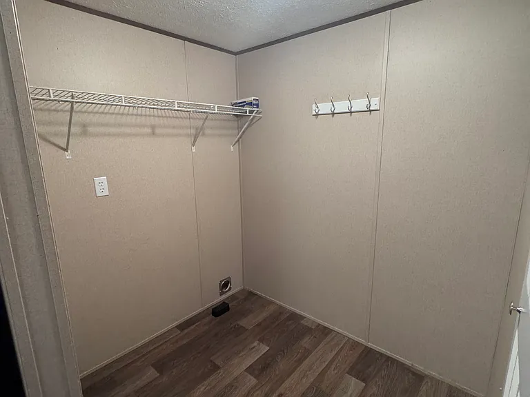 188 Loyalty Ln — Photo 3