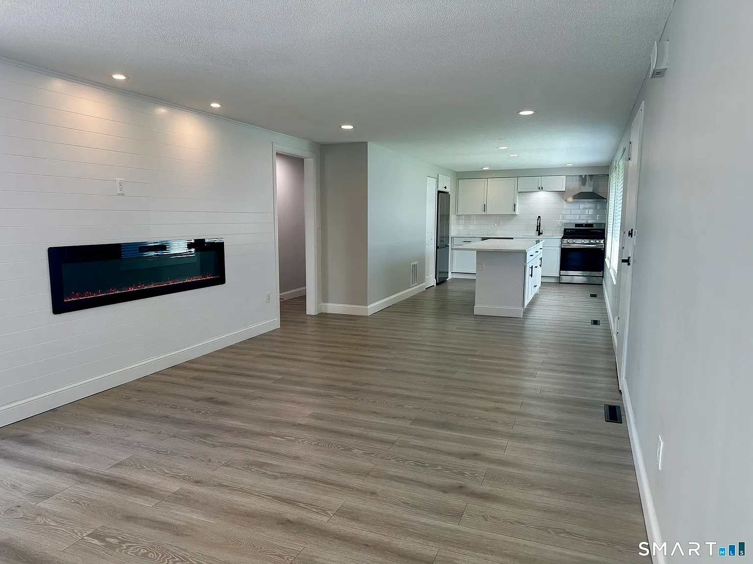 2 bed, 2.0 bath, 997 sqft, $3,000 — Photo 4