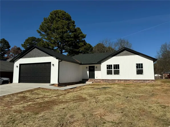 1018 E Norristown Cir, Russellville, AR 72802
