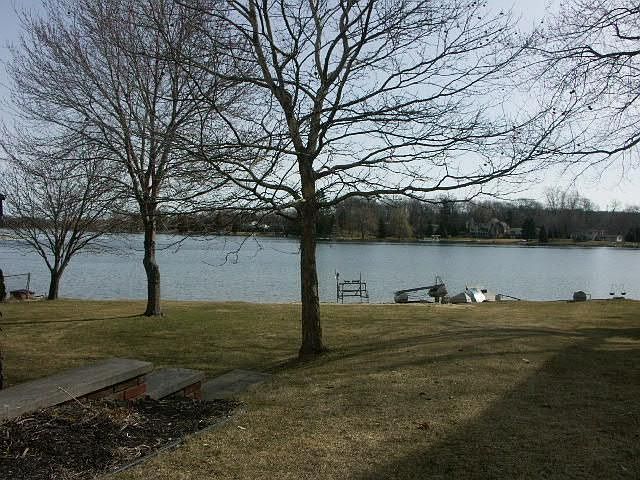 2nd image of 9412 Sashabaw Rd