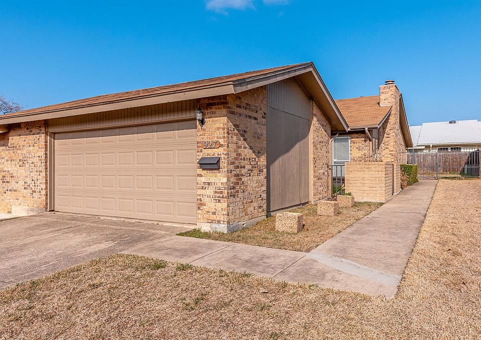 1st image of 927 Shady Creek Ln