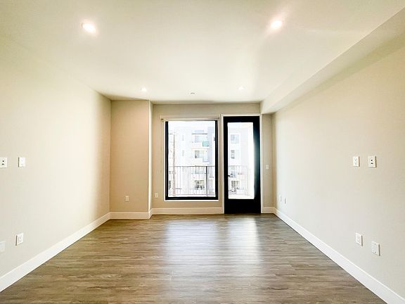 4th image of 5545 Bonner Ave #203