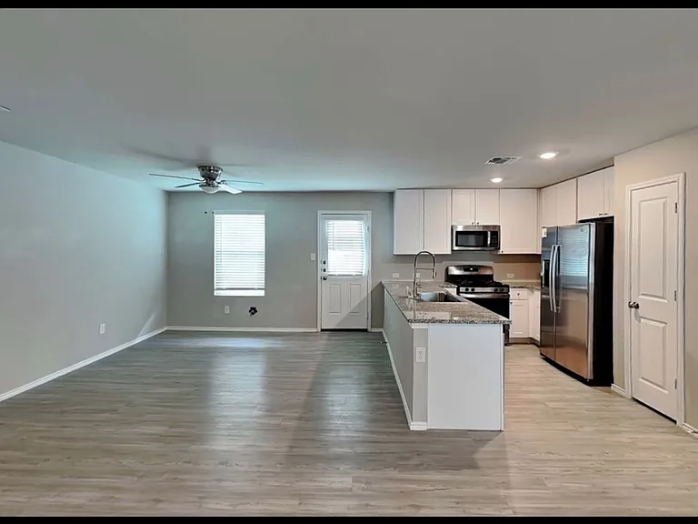 1408 Meadowlark Dr — Photo 5