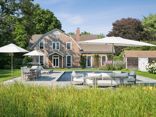 5 Shinnecock Rd, Quogue, NY 11959