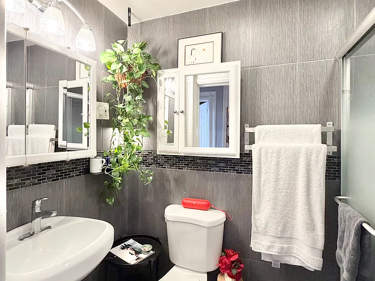 31 Goodwin Pl #1 — Photo 21