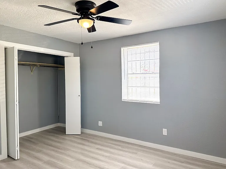 709 W Richmond Ave #1 — Photo 8