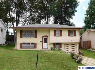 8745 Weir St, Omaha, NE 68127