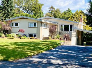 2100 Falkland Pl, Oak Bay, BC V8S4M5