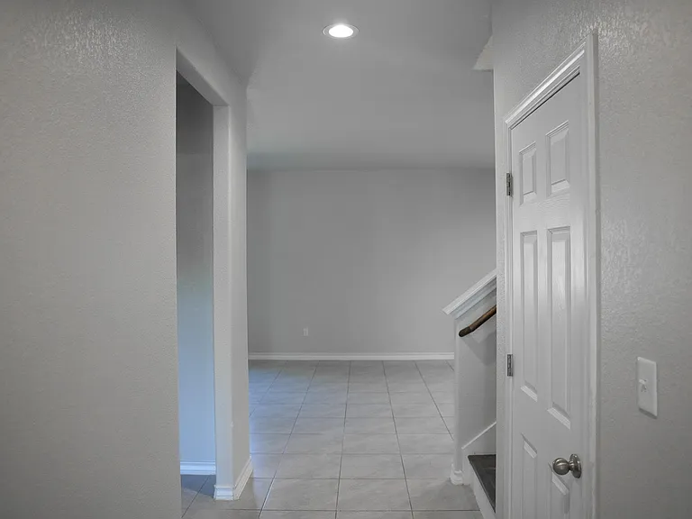 341 Mary Max Cir — Photo 13