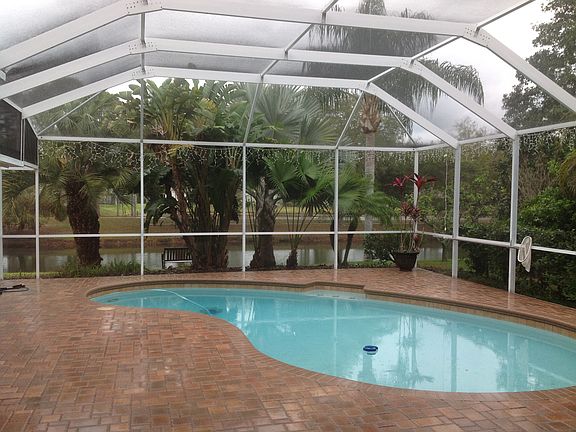 3rd image of 568 Centerwood Dr