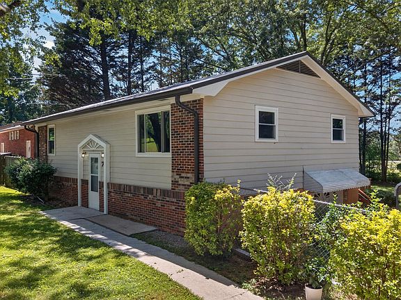 4th image of 743 Jaybird Rd
