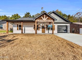 7119 Calgary Dr, Corryton, TN 37721