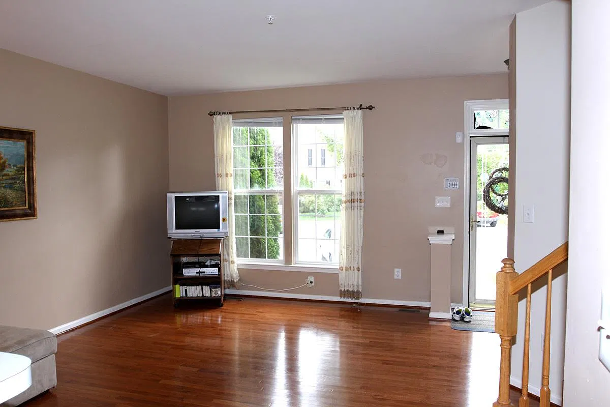 3 bed, 2.5 bath, 1760 sqft, $3,200 — Photo 4