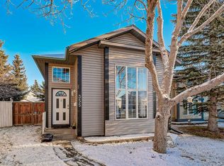 355 W Coverdale Ct NE, Calgary, AB T3K 4J8