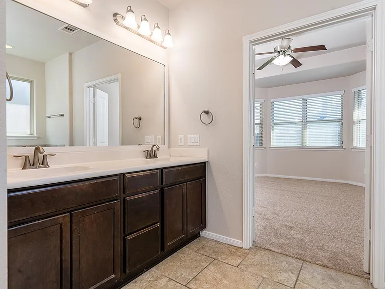 22918 Caverly Ln — Photo 16