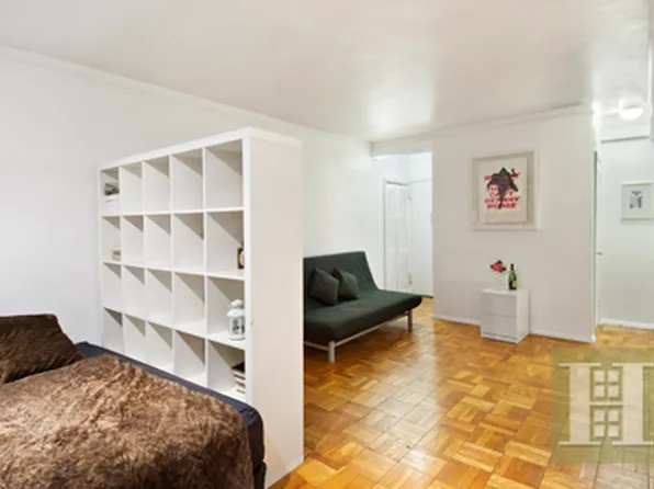 310 East 49th Street image 1 of 2