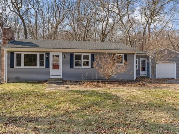 37 Burnt Cedar Dr, North Kingstown, RI 02852