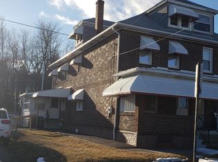 17 1st St, Kelayres, PA 18231