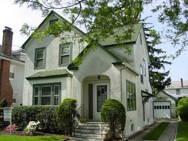 1st image of 88 Oak St