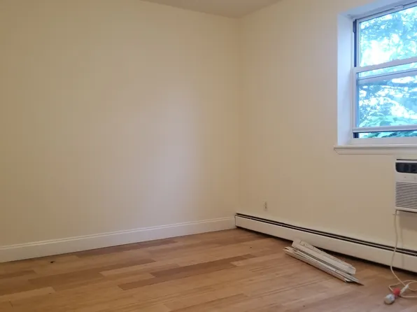 247 Graff Avenue image 4 of 5