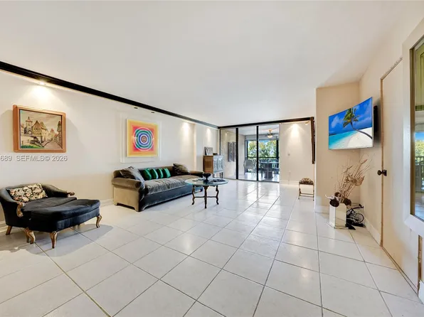 2802 N 46th Ave APT B425, Hollywood, FL 33021