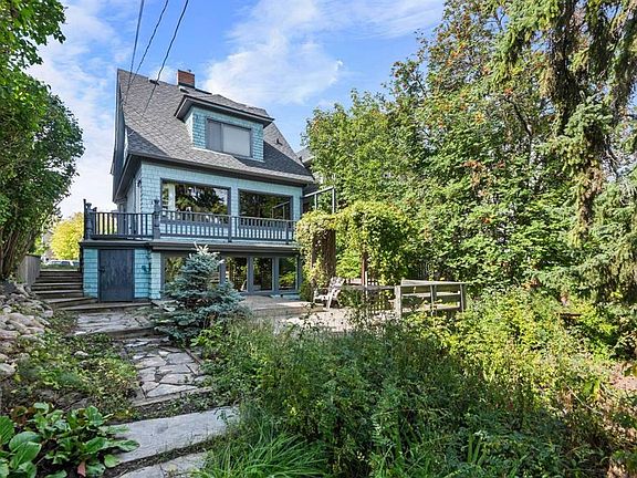 3rd image of 1818 W 18a St SW