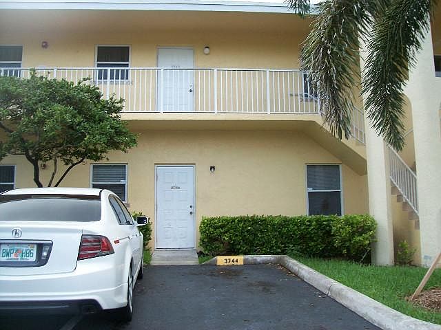 1st image of 3752 NW 91st Ln #3752