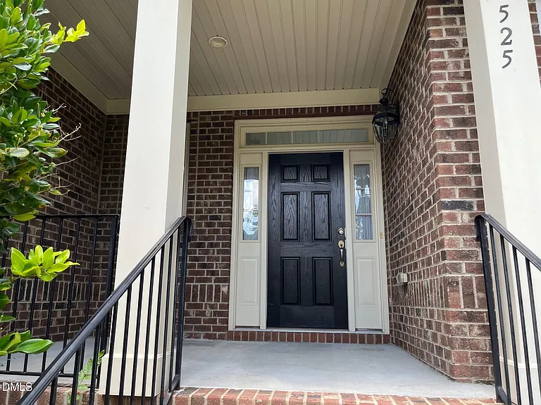 525 Sandy Whispers Pl — Photo 2