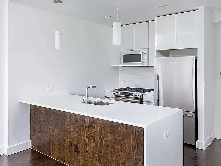 1125 45th Ave #3G — Photo 3