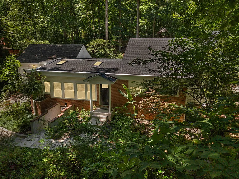 Hobbs Dr — Photo 1