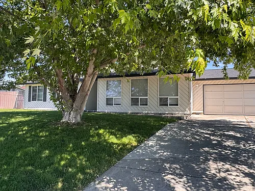5303 N Sky Vista Ave Photo 1