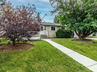 27 N Martin Close, Red Deer, AB T4N0G9