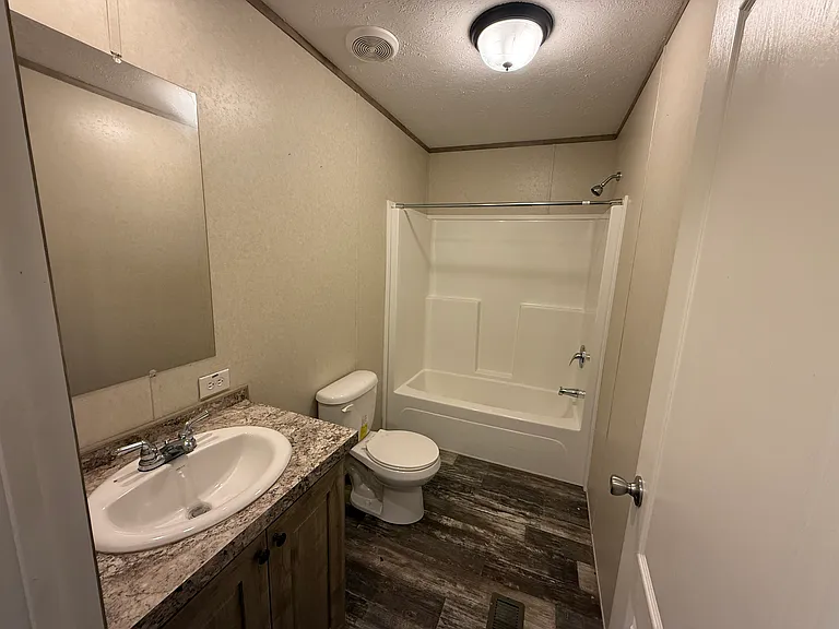 4719 Middle Rd — Photo 7