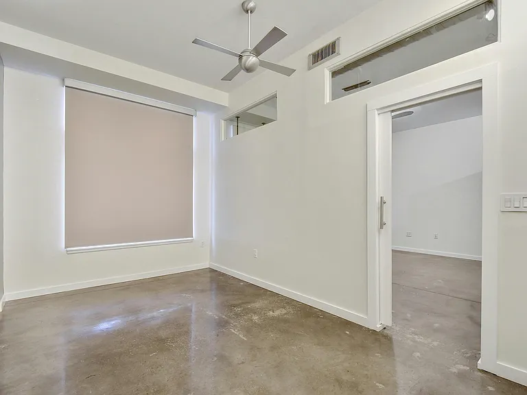 2124 E 6th St #202 — Photo 17