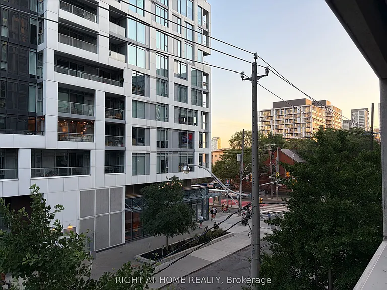 38 Niagara St #304 — Photo 21