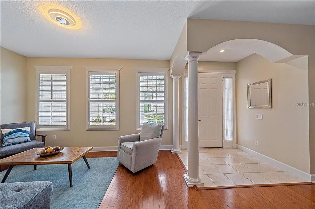 3 bed, 2.0 bath, 2015 sqft, $3,500 — Photo 4