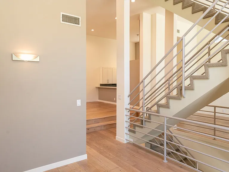 633 Museum Dr — Photo 16