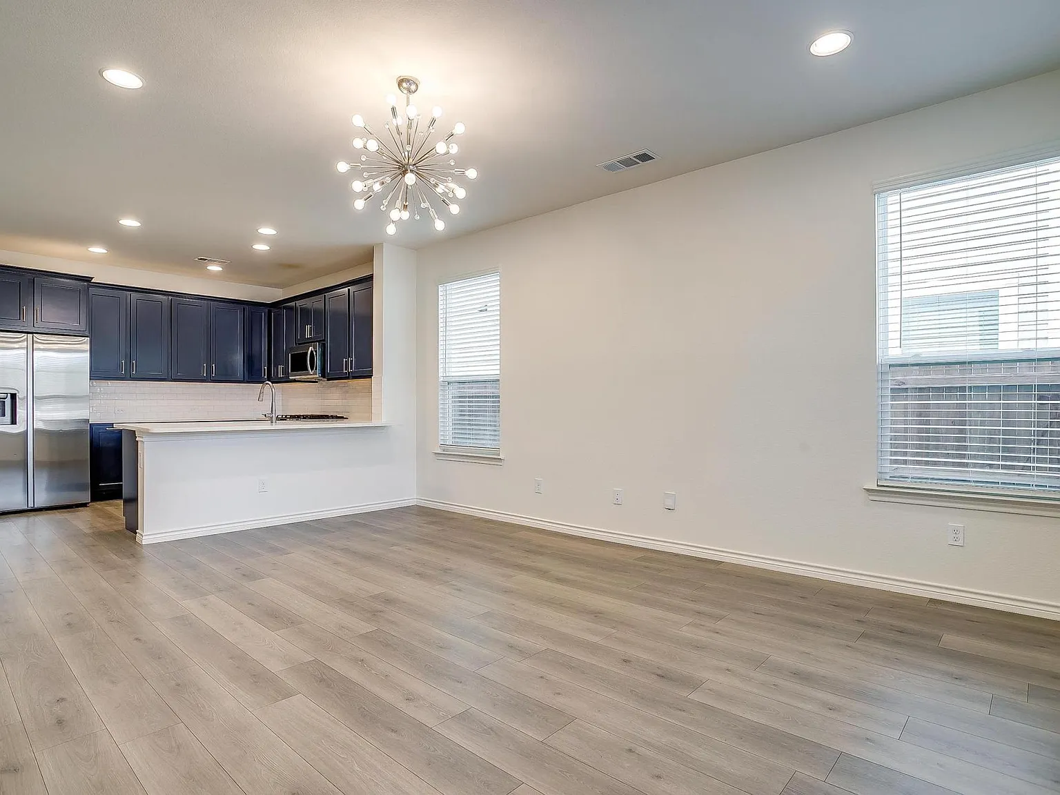 211 Athenia Dr — Photo 4