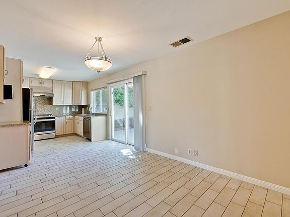 4th image of 822 Sunnypark Ct