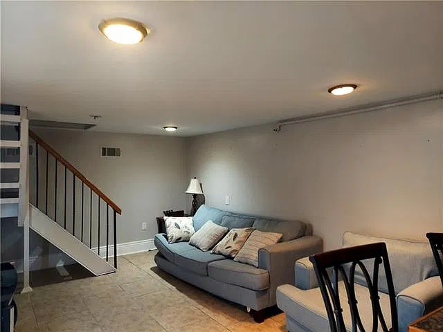 1 bed, 1.0 bath, 671 sqft, $1,200 — Photo 4