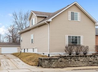 356 Theodore St, Crest Hill, IL 60403