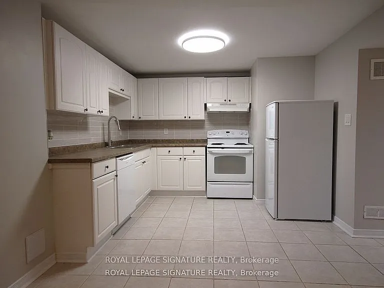 70 Penbridge Cir #LOWER — Photo 12