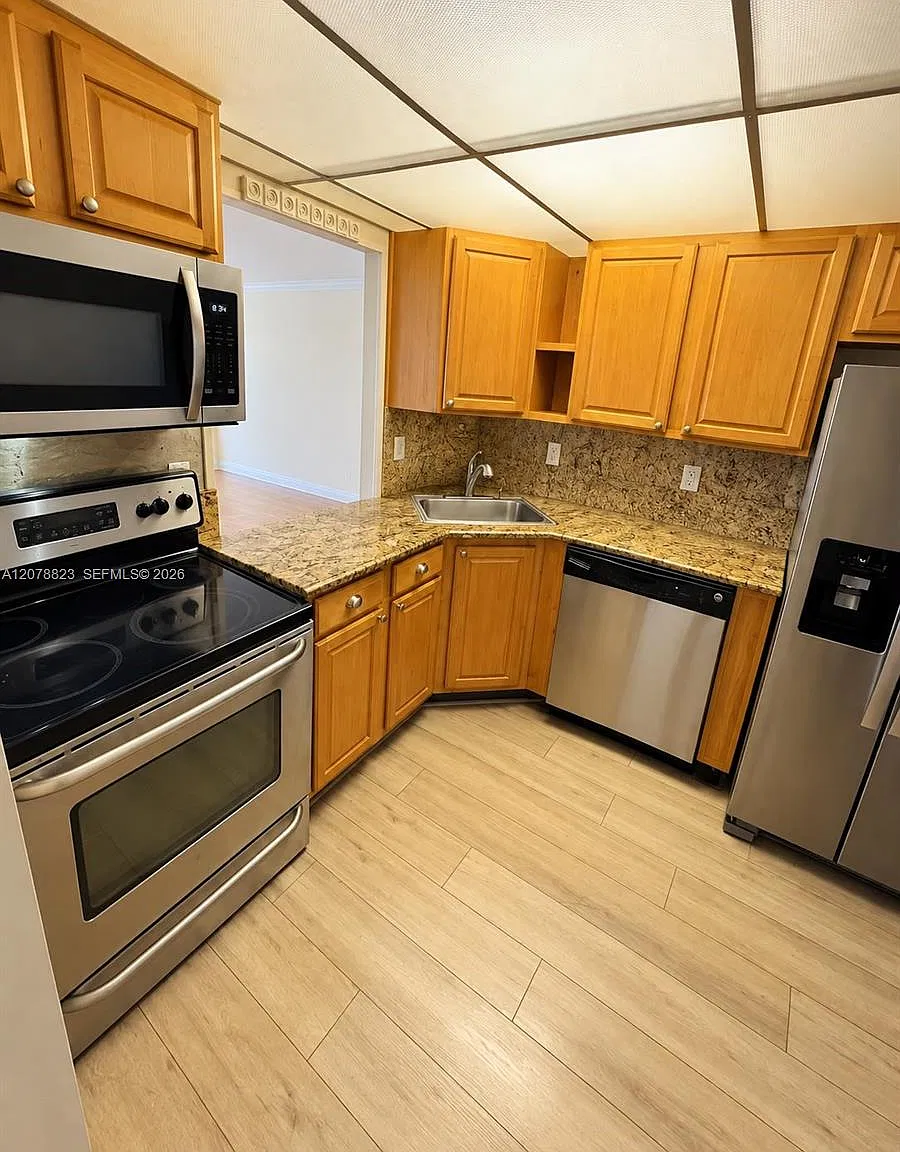 Desoto Park Condo — Photo 1